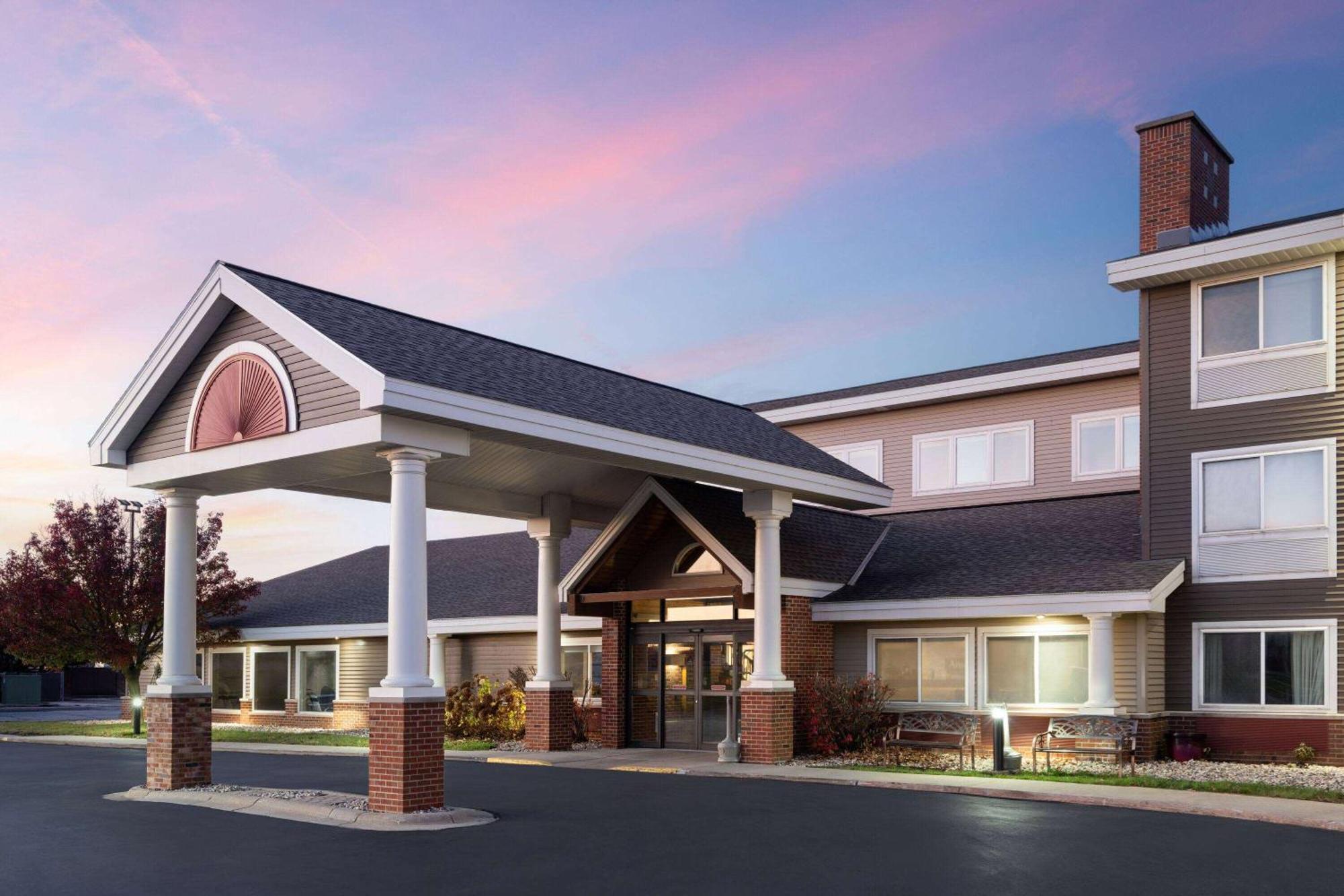 Americinn By Wyndham Beaver Dam Dış mekan fotoğraf